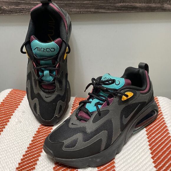 Nike Shoes - Nike Air Max 200 womens sneakers size 9 chexk them out thanks 🙏
